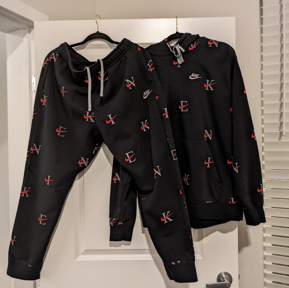Nike Hoodie and Sweat Pants Set